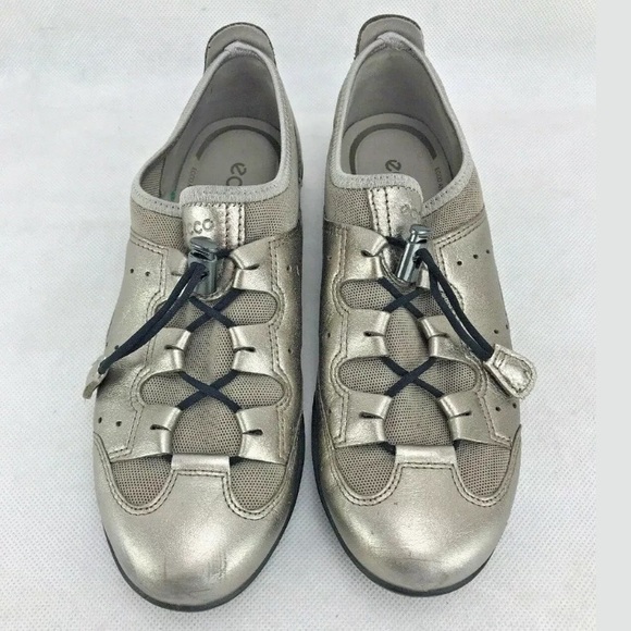 ecco vibration toggle sneaker